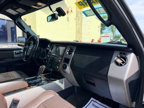 Used 2017 Ford Expedition King Ranch RWD image 14
