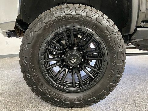 Used 2019 GMC Sierra 2500 SLT image 23