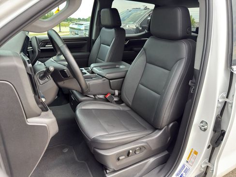 Used 2026 GMC Sierra 1500 SLT AWD/4WD image 16
