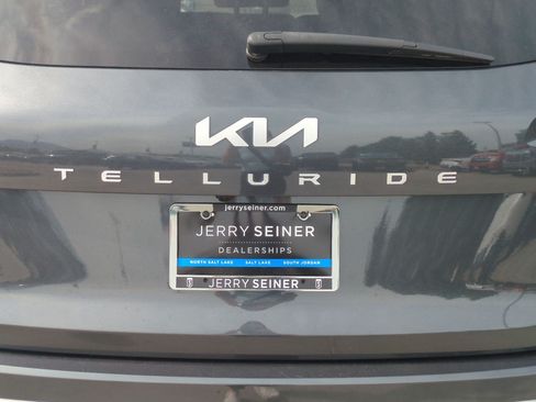 Certified 2023 Kia Telluride S w/ S Sunroof Package AWD/4WD image 13