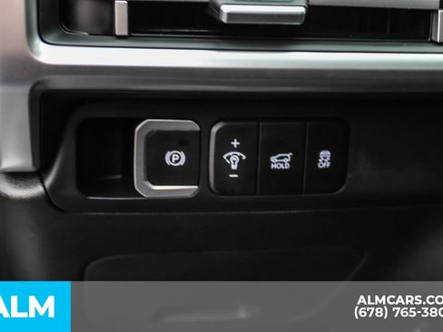 Used 2025 Hyundai Santa Fe SEL FWD image 32