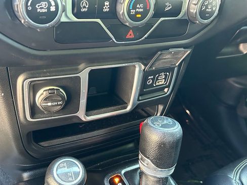 Used 2018 Jeep Wrangler Sport AWD/4WD image 22