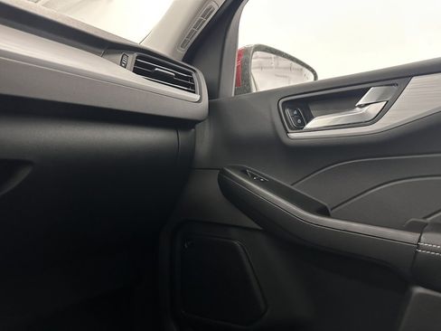 New 2025 Ford Escape SE w/ PHEV Premium Package image 31