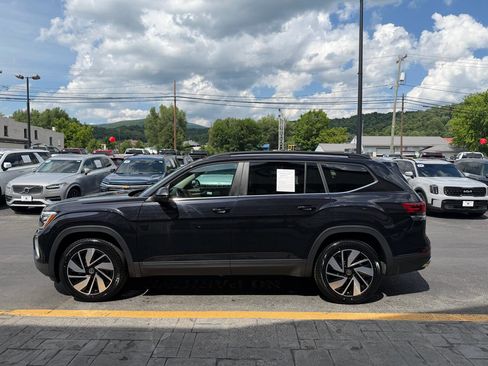 Used 2024 Volkswagen Atlas SE AWD/4WD image 5