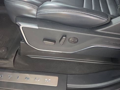 Used 2025 Ford F350 Platinum AWD/4WD image 13