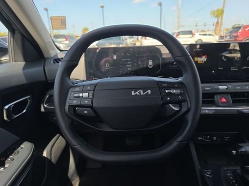 Used 2025 Kia K4 EX image 23