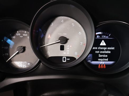Used 2023 Porsche Macan S AWD/4WD image 4