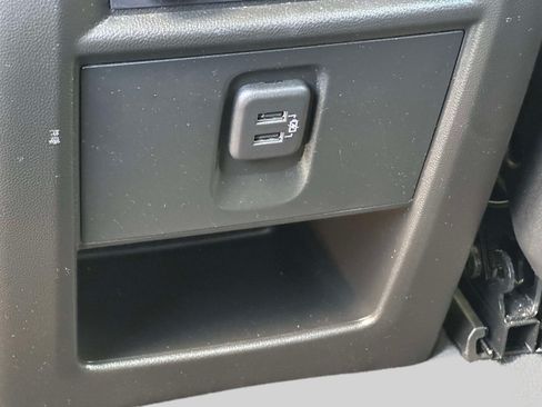 Used 2023 Chevrolet Traverse LT AWD/4WD image 14