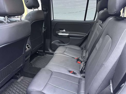 Used 2023 Mercedes-Benz GLB 250 4MATIC image 16