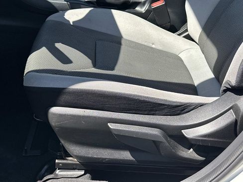 Used 2019 Subaru Crosstrek 2.0i AWD/4WD image 17