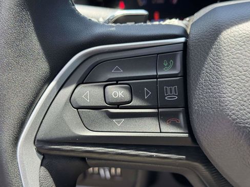Certified 2025 Jeep Grand Cherokee Altitude AWD/4WD image 20