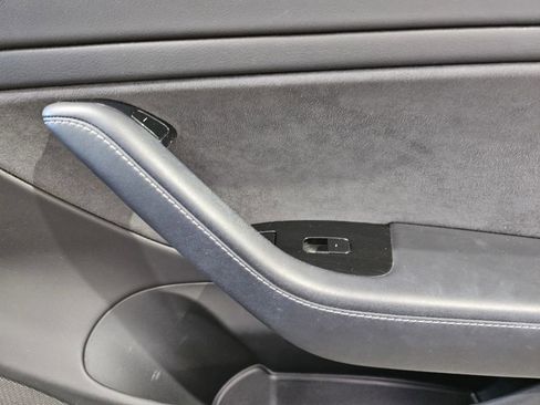 Used 2018 Tesla Model 3 Long Range RWD image 6
