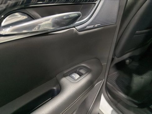 Used 2023 Cadillac XT6 Premium Luxury image 39