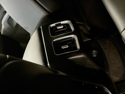 Used 2024 Kia Sorento S image 28