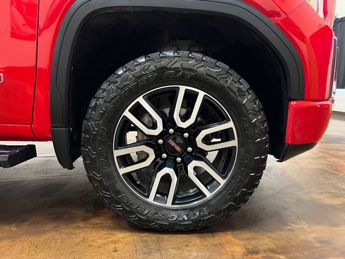 Used 2021 GMC Sierra 1500 AT4 w/ AT4 Value Package AWD/4WD image 12