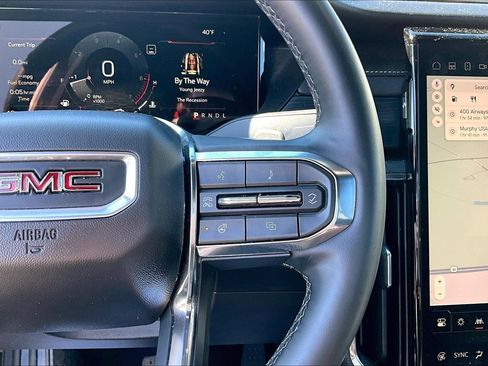 Used 2025 GMC Acadia Elevation image 12