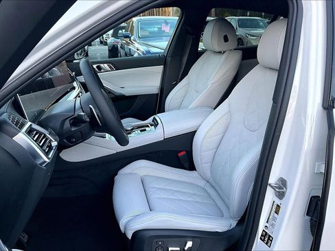 New 2026 BMW X6 xDrive40i w/ Premium Package image 9