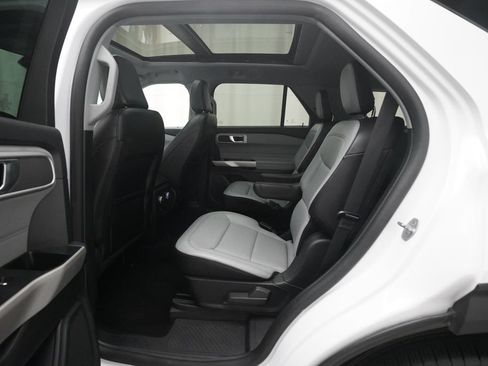 Certified 2021 Ford Explorer XLT w/ Equipment Group 202A AWD/4WD image 16