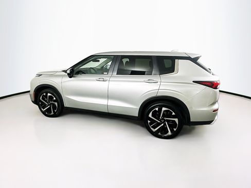Used 2024 Mitsubishi Outlander SE FWD image 4