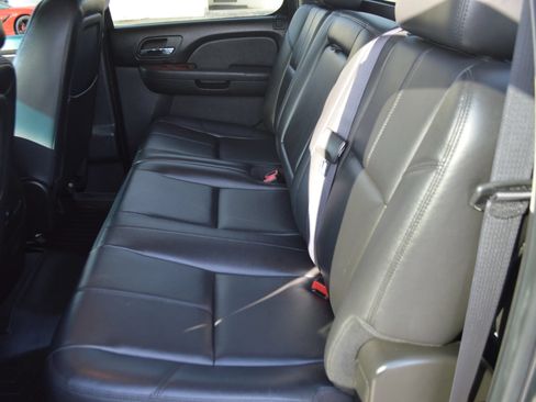 Used 2011 GMC Sierra 3500 SLT w/ SLT Convenience Package AWD/4WD image 17