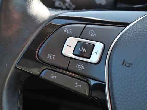 Used 2019 Volkswagen Tiguan SE w/ 3rd Row Seat Package image 32