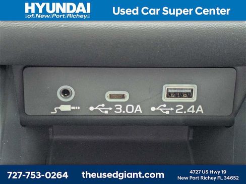 Used 2025 Subaru Outback Premium image 28