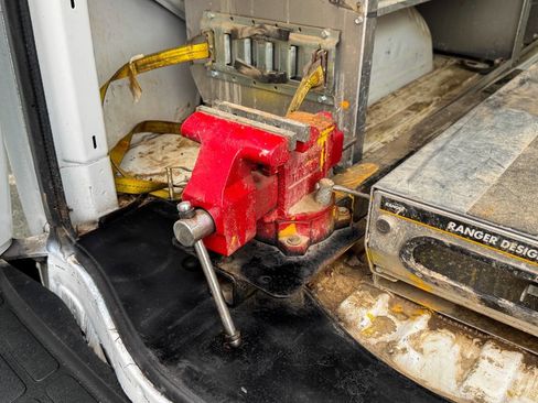 Used 2017 Chevrolet Express 2500 image 19