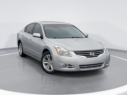 Used 2012 Nissan Altima 3.5 SR w/ Sport Pkg image 2
