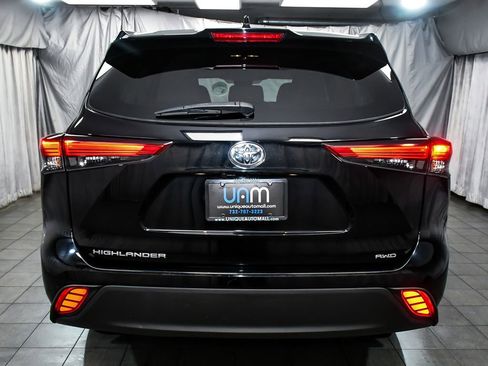 Used 2020 Toyota Highlander L AWD/4WD image 5