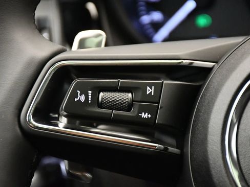 Certified 2025 Porsche Macan AWD/4WD image 26