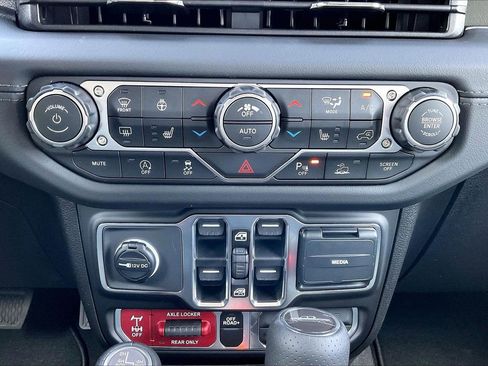 New 2026 Jeep Gladiator Mojave AWD/4WD image 17