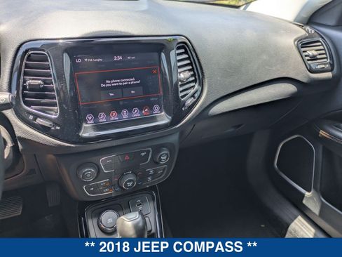 Used 2018 Jeep Compass Limited AWD/4WD image 28