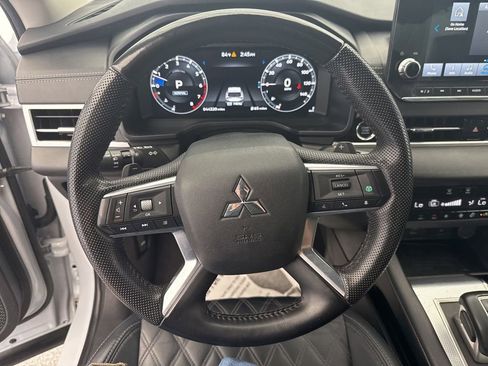Used 2023 Mitsubishi Outlander SEL FWD image 26