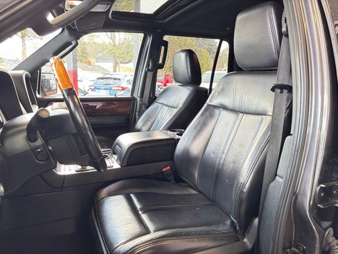 Used 2016 Lincoln Navigator L Select image 14