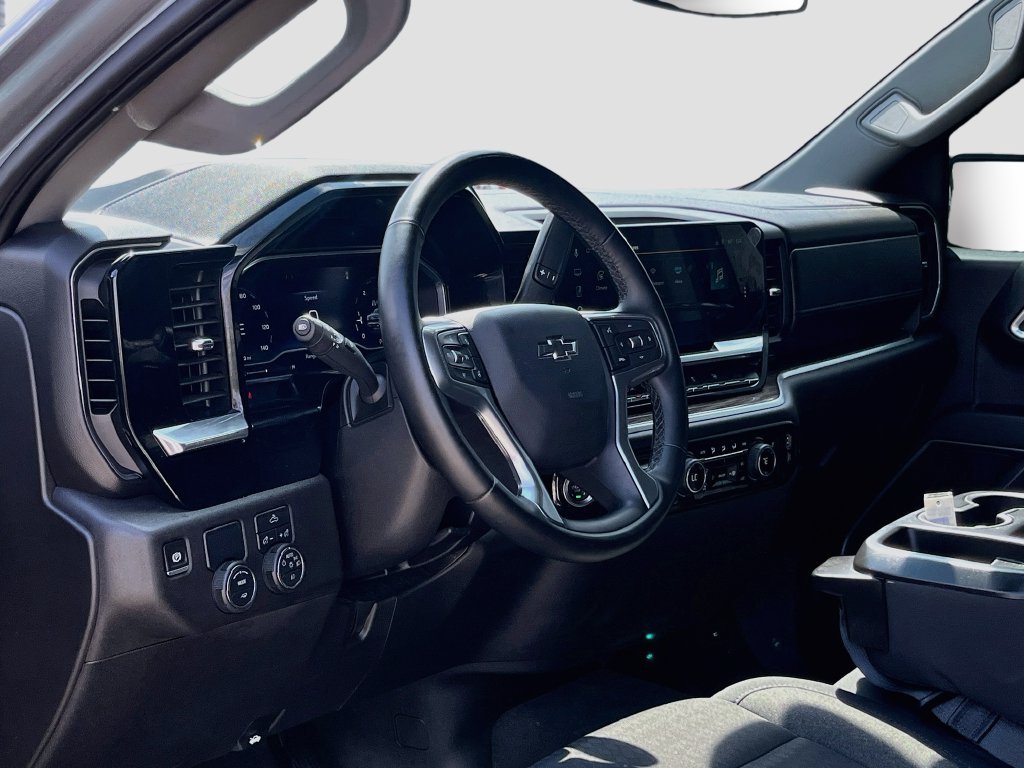 Used 2025 Chevrolet Silverado 1500 RST RWD image 9
