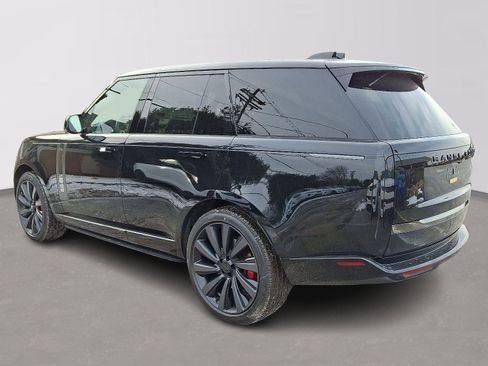 New 2026 Land Rover Range Rover SV image 4