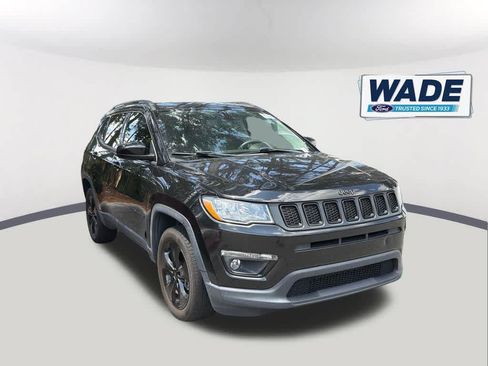 Used 2021 Jeep Compass Latitude w/ Sun and Sound Group AWD/4WD image 3