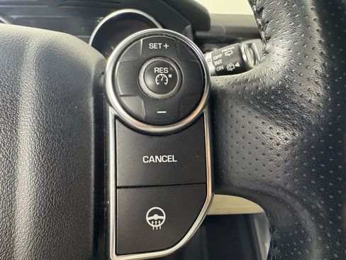 Used 2017 Land Rover Range Rover Sport HSE image 16