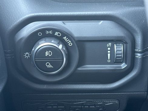 New 2025 Jeep Gladiator Sport image 25