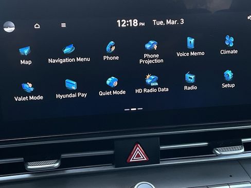 Used 2025 Hyundai Elantra SEL image 32