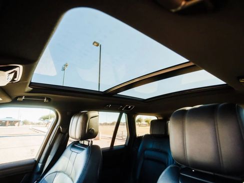 Used 2020 Land Rover Range Rover image 27