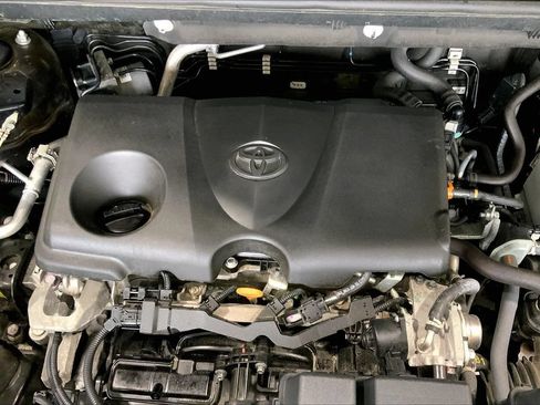 Used 2024 Toyota RAV4 XLE FWD image 32