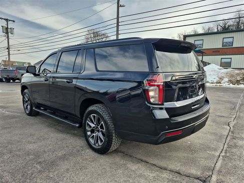 Used 2024 Chevrolet Suburban Z71 w/ Luxury Package image 13