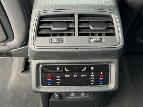 Used 2022 Audi e-tron Premium image 20