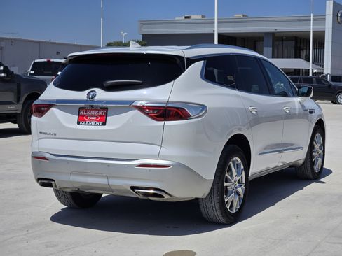 Used 2023 Buick Enclave Essence w/ Experience Buick Package FWD image 7