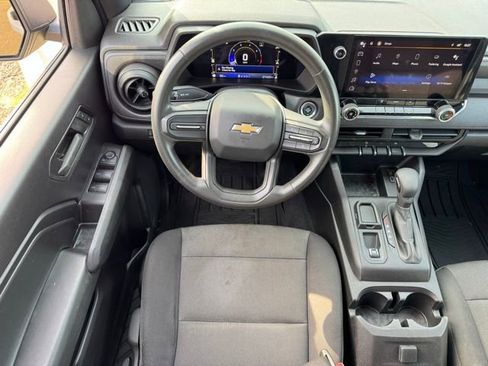 Used 2023 Chevrolet Colorado W/T image 12