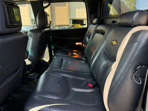 Used 2002 Chevrolet Avalanche 4x4 w/ Off-Road Suspension Pkg image 28