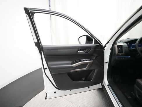 Certified 2023 Nissan Pathfinder Platinum AWD/4WD image 28