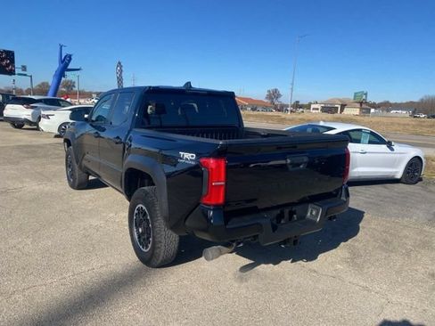 Used 2024 Toyota Tacoma TRD Off-Road AWD/4WD image 4