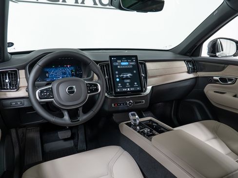 New 2026 Volvo XC90 T8 Plus w/ Protection Package Premier image 16